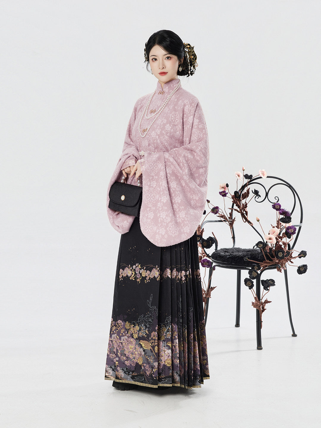 Ming Dynasty Modern Hanfu Pipa Sleeve Top & Mamianqun | Nightingale Begonia 夜莺海棠