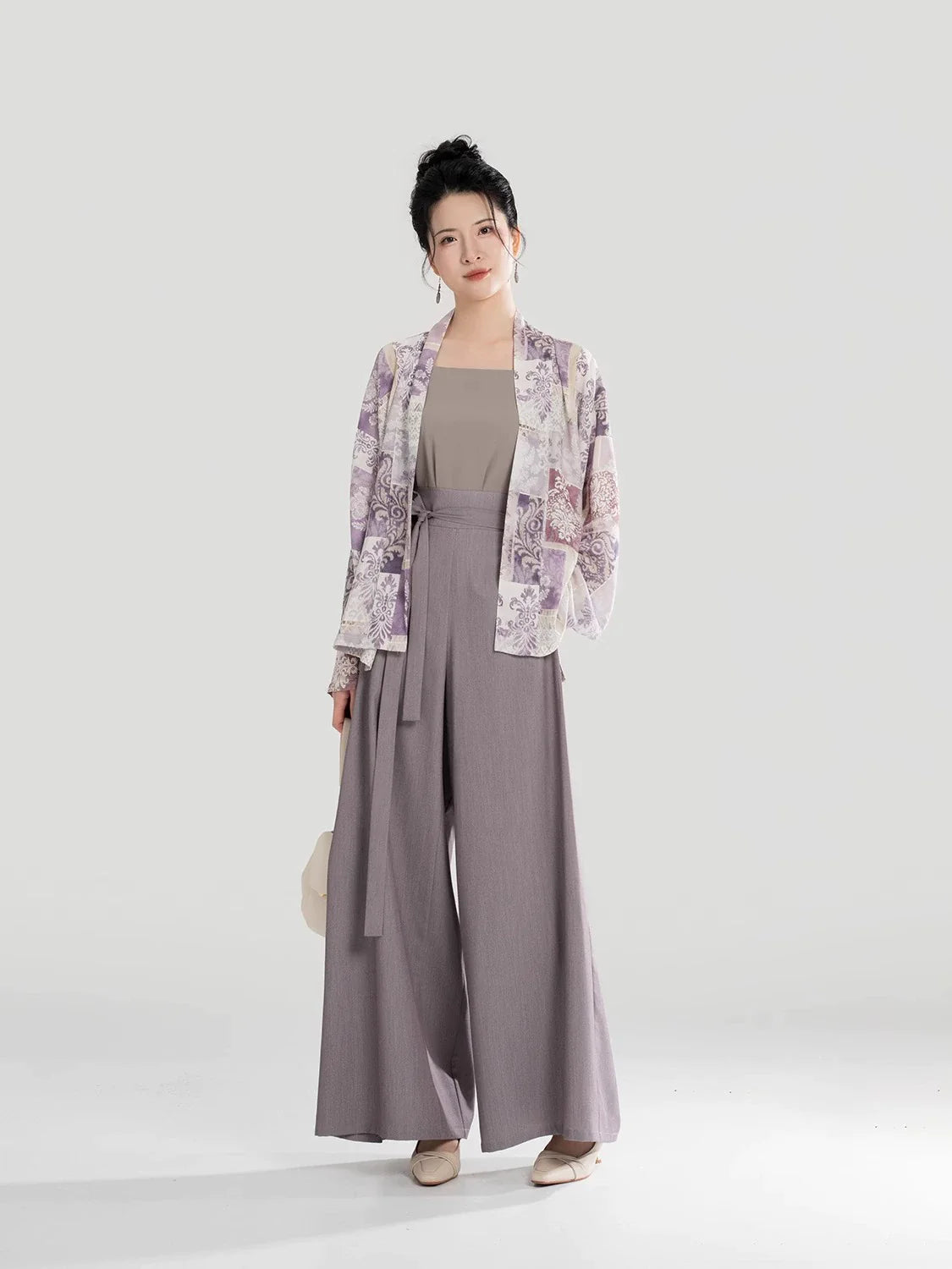 Song Dynasty Modern Hanfu Set with Winged Sleeve Top and Wide Leg Pants - Ziyun 紫芸 (Preorder)