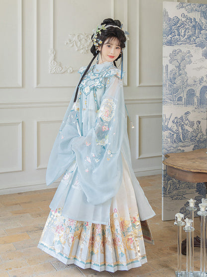 Ming Dynasty Hanfu Set with Cloud Collar & Mamian Skirt | Crescent 半月霜