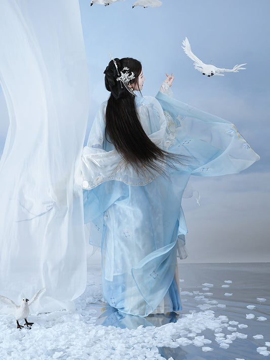 Qingshan Weaving Snow 晴山织雪 - Song Dynasty Style Qiyao Ruqun Hanfu
