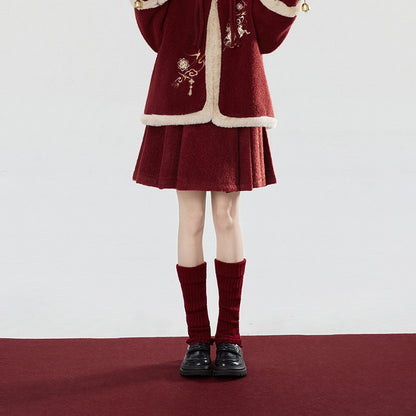 Tang Dynasty Dunhuang Museum Red Woolen Coat and Mini Mamian Skirt - Fu Lu Mingchun 福鹿鸣春 (Preorder)