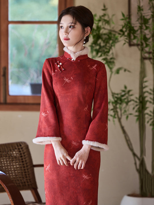 Dragonfly long sleeve Chinese wedding cheongsam qipao — detail view