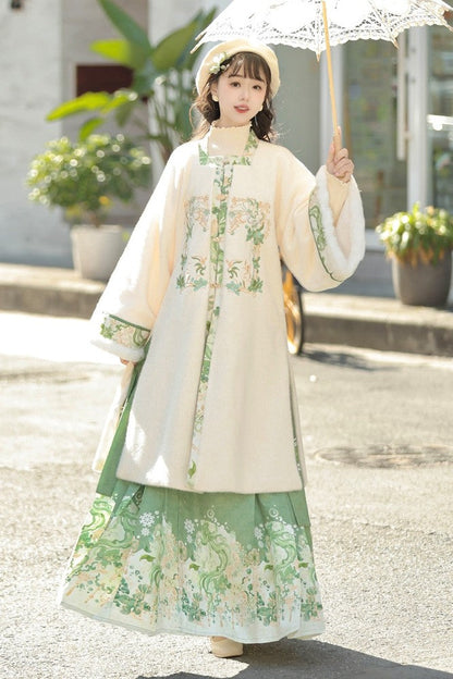 Ming Dynasty Velvet Embroidered Square Collar Cardigan with Printed Mamian Skirt | Winter Warm Sun 冬日暖阳