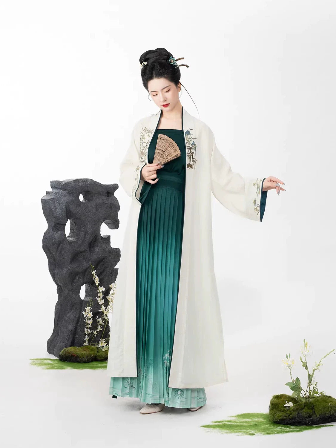 Song Dynasty Modern Hanfu Set with Long Sleeve Cardigan and Pleated Skirt - Bamboo Boat 乌篷船 (Preorder)