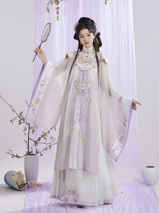 Ming Dynasty Fairytale & Embroidered Butterflies Hanfu Set | Lifelike 栩栩