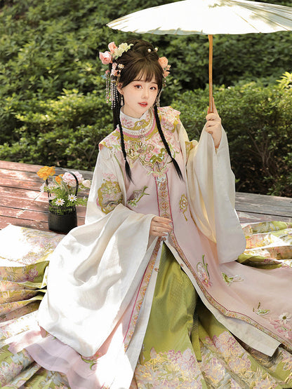 Ming Dynasty Hanfu Set with Embroidered Cloud Collar & Mamian Skirt｜Furong 芙蓉