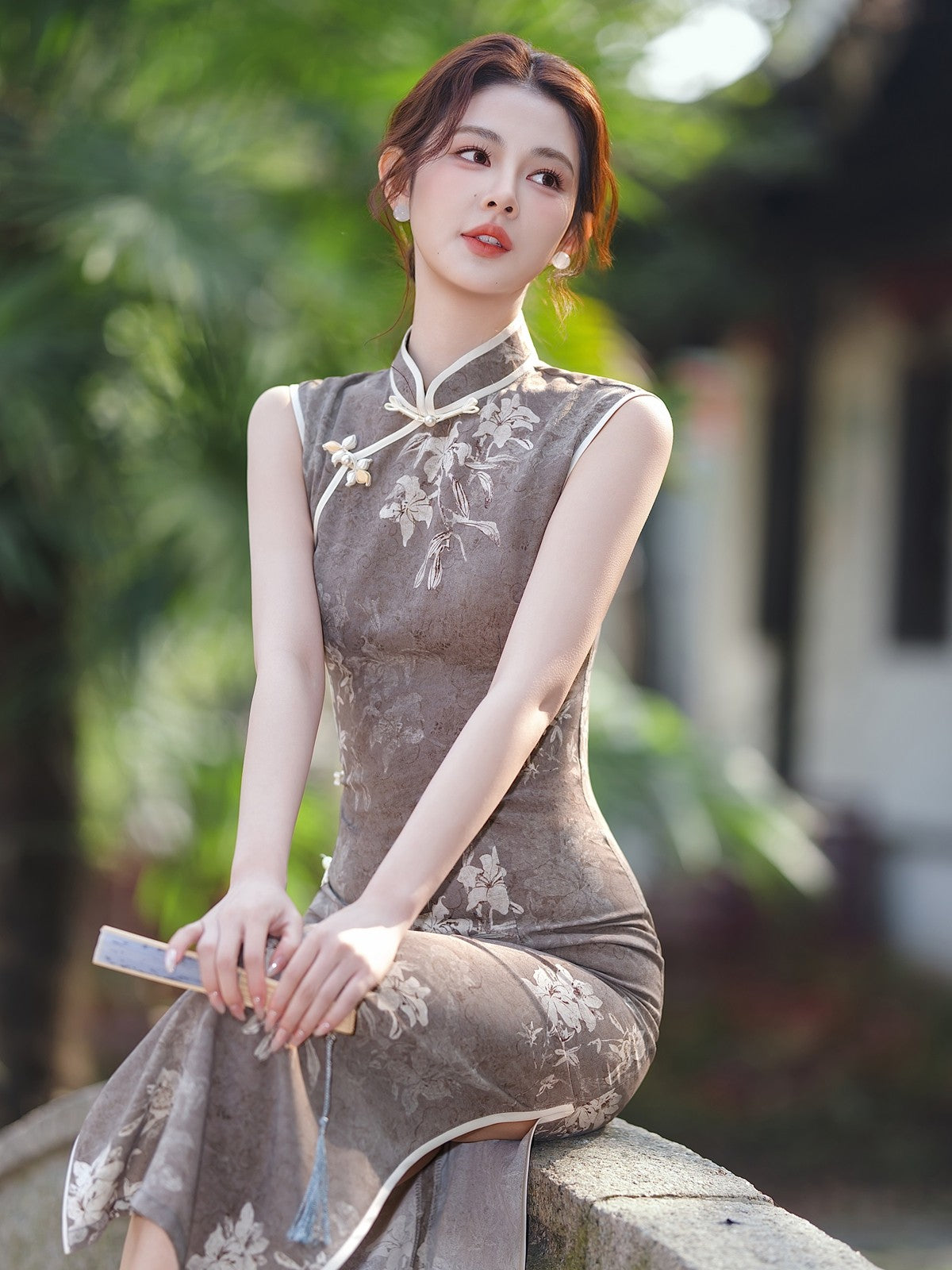 Sleeveless Ink Leaves Midi Cheongsam | Cold Fragrance