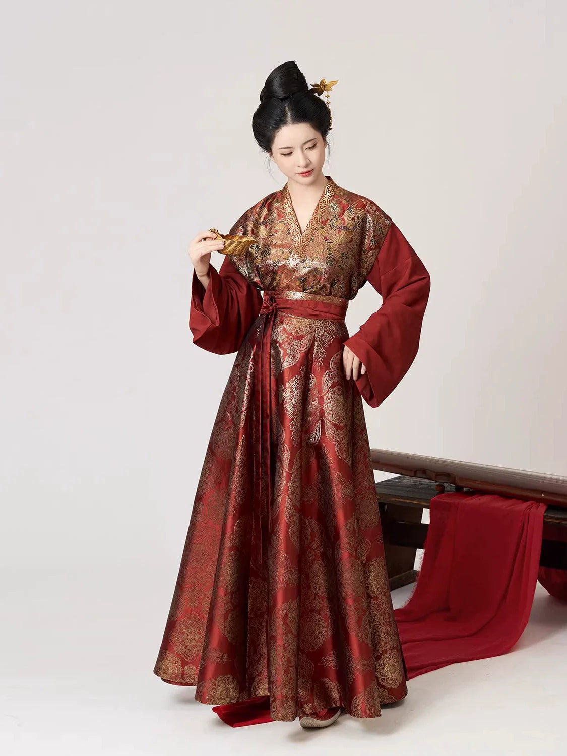 Tang Dynasty Modern Hanfu Set with Beizi Overlay & Flowing Eight-Panel Skirt - Thousands of Years of Autumn 千秋万载 (Preorder)