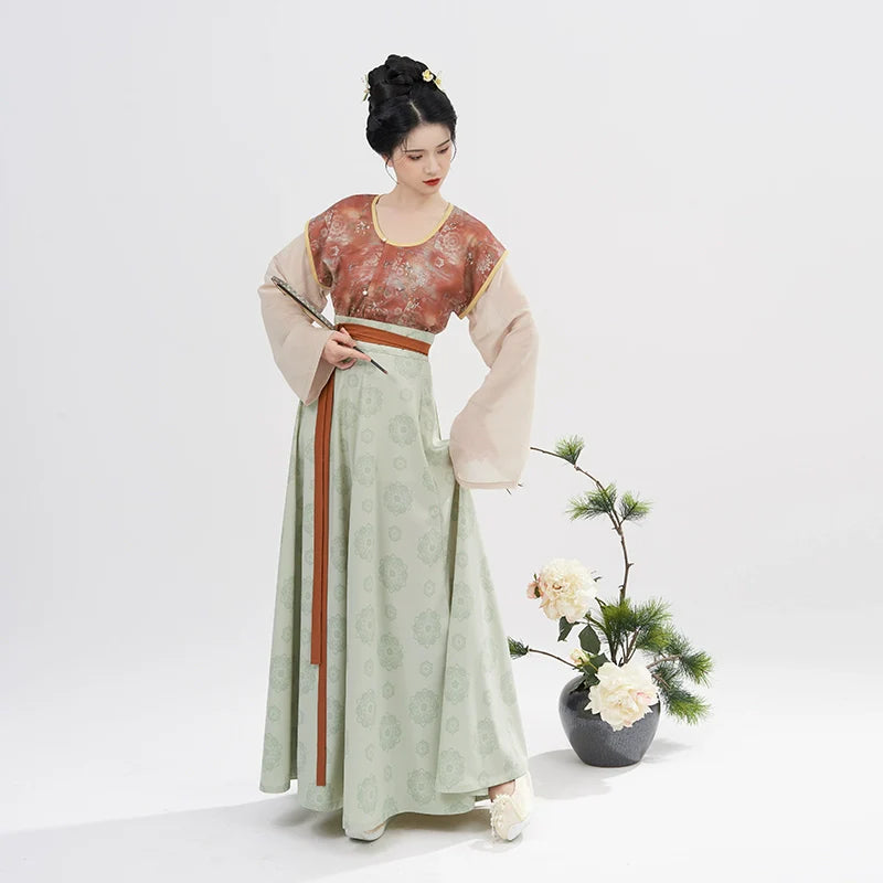 Tang Dynasty Modern Hanfu Set with Beizi Overlay & Flowing Eight-Panel Skirt - Bicheng 碧城 (Preorder)