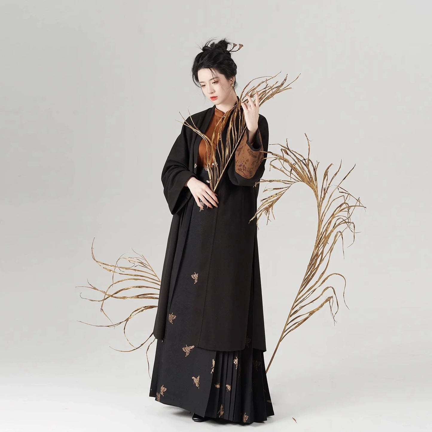 Song-Ming Dynasty Modern Hanfu Set with Long Sleeve Top and Mamian Skirt - Hundred Butterflies 百蝶绘 (Preorder)