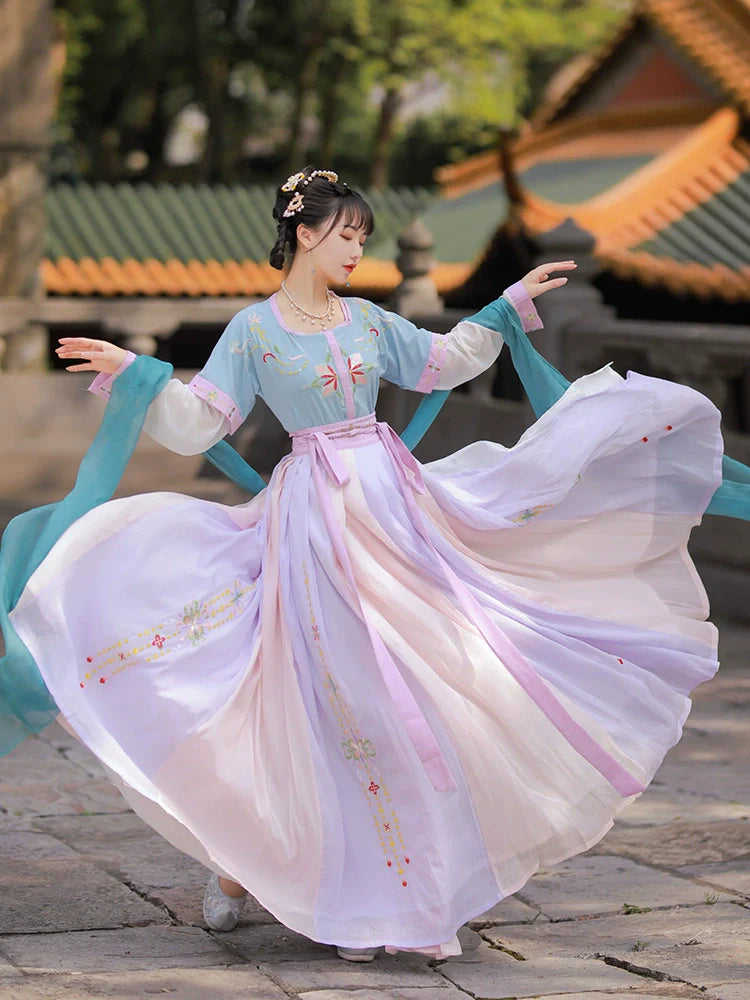 Lin Lang 琳琅 - Tang Dynasty Style U-shaped Collar Qiyao Ruqun