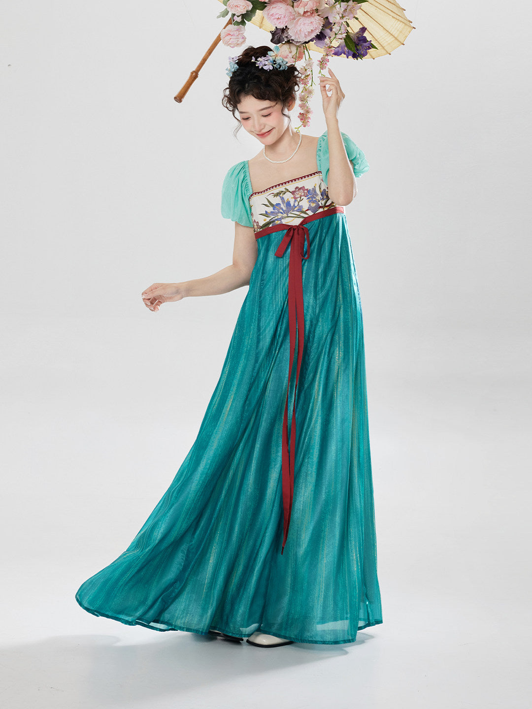 Lian Chun | Regency Style Modern Chinese Embroidered Puff Sleeve Dress