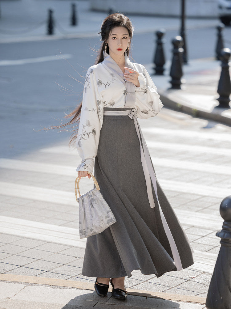New Chinese Style Hanfu Winged Sleeve Top and Wrap Skirt - Yiliang 一两 (Preorder)