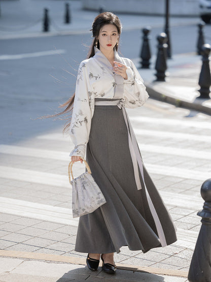 New Chinese Style Hanfu Winged Sleeve Top and Wrap Skirt - Yiliang 一两 (Preorder)