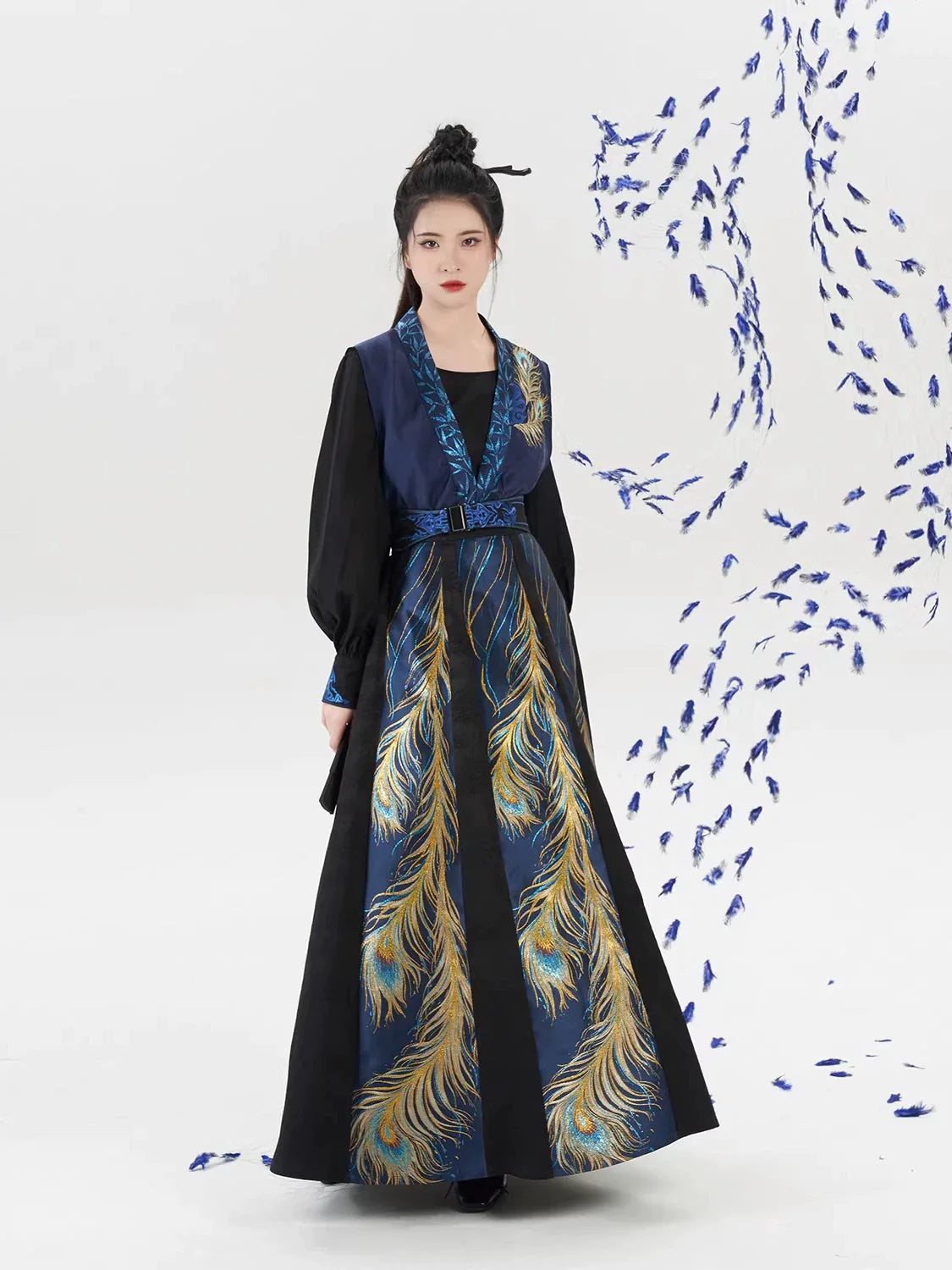 Tang Dynasty Modern Hanfu Set with Beizi Overlay & Flowing Eight-Panel Skirt - Yinzhu 飒翎银竹 (Preorder)