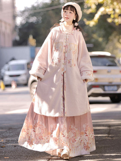 Ming Dynasty Velvet Embroidered Square Collar Cardigan with Printed Mamian Skirt | Winter Warm Sun 冬日暖阳
