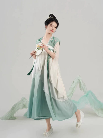 Tang Dynasty Modern Hanfu Dress - Qintaoluoge 琴桃落歌 (Preorder)