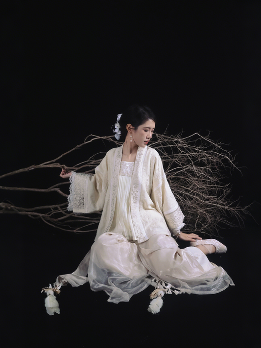 Engraved Heart 刻心 - New Chinese Spring Style Song Dynasty Hanfu