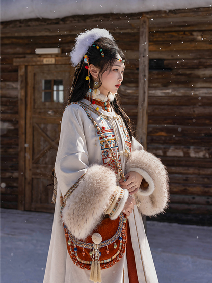 Ming Dynasty and Zhuang Ethnic Inspired Hanfu Crew Neck Jacket - Yunzhongge 云中歌