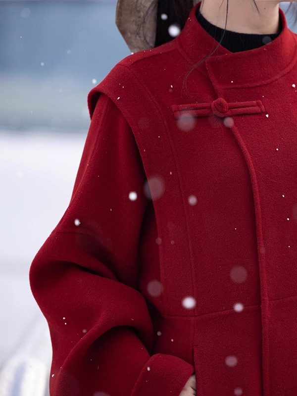 Festive Hanfu Coat for Engagement, Tea Ceremony or Chinese New Year - Awaiting Spring 待春归 (Preorder)