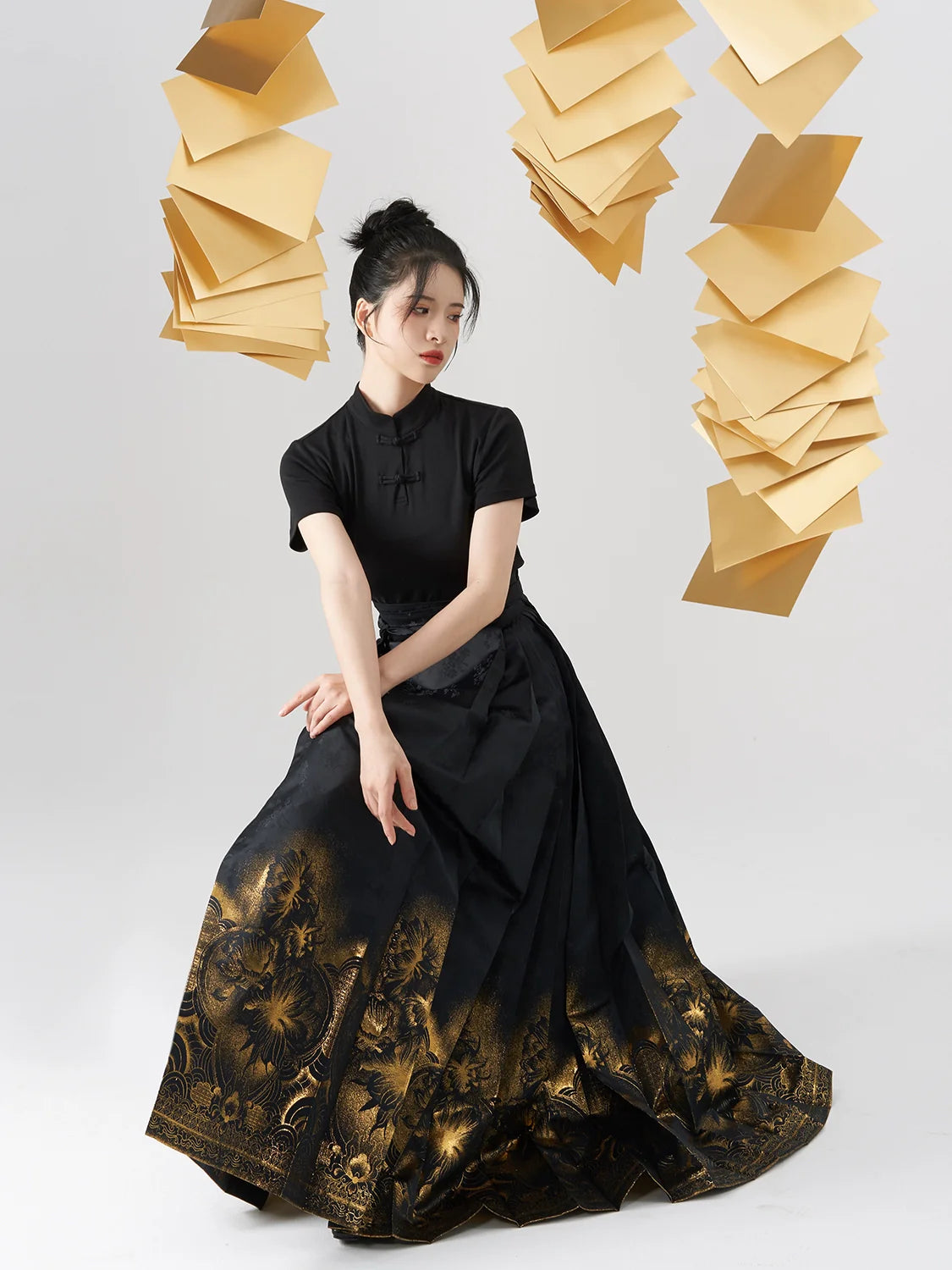Chinese Blouse & Mamian Skirt Outfit | Golden Shadow Flower 金影昙花