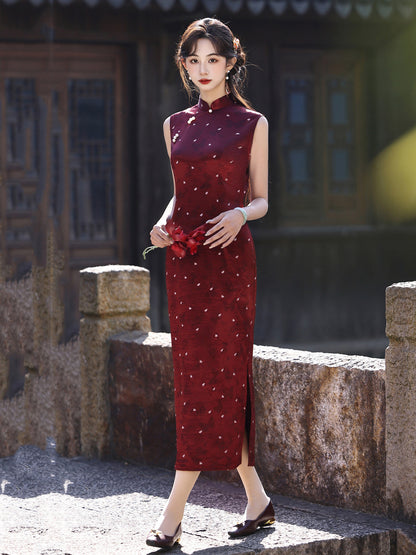 Sleeveless Hearts Midi Cheongsam | Wine