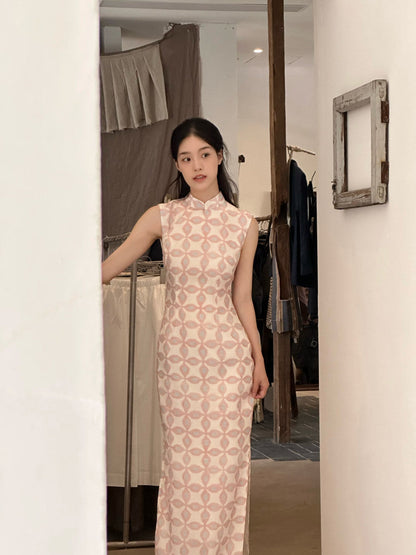 Sleeveless Retro Patterned Long Cheongsam | Xiangwan