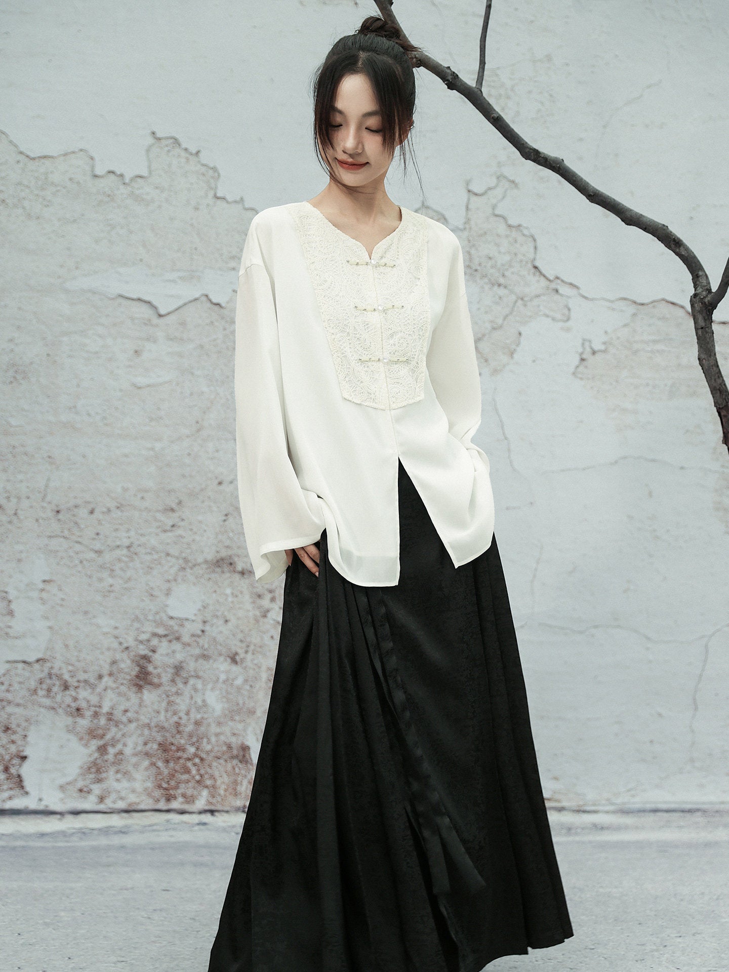 New Chinese Style V Neck Chiffon Lace Embroidered Long Sleeve Top - Symplocos 山矾