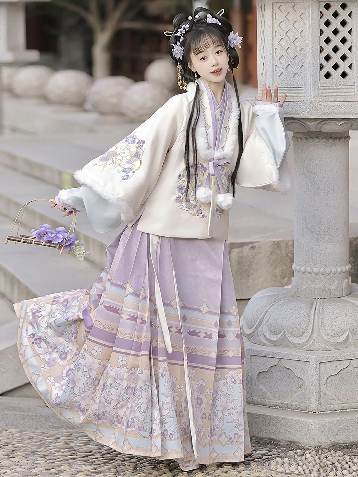 Ming Dynasty Embroidered Cross Collar Jacket & Printed Mamian Skirt | Purple Softness 紫暖暖
