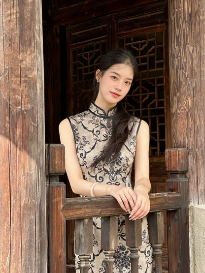 Sleeveless Satin Long Cheongsam | Chuwen