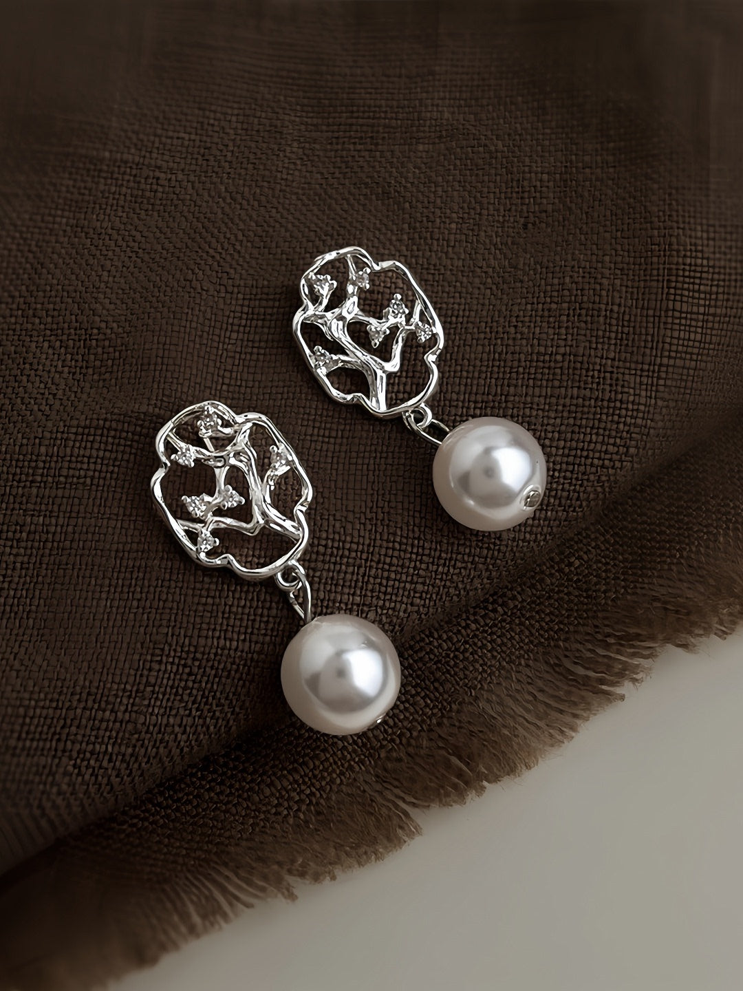 Plum Window Pearl Earrings | Hanfu Jewelry