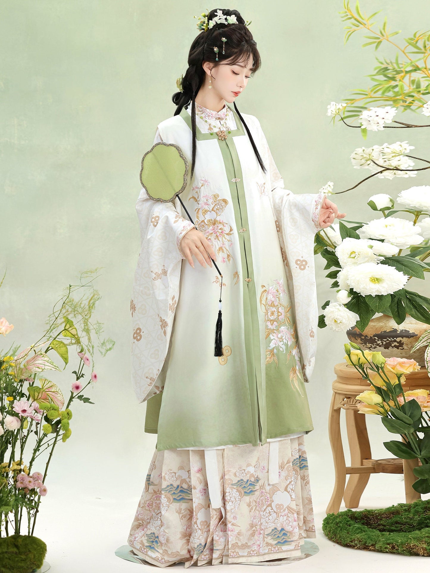 Ming Dynasty Square Collar Vest & Printed Mamian Skirt | Paper Kite 纸鸢
