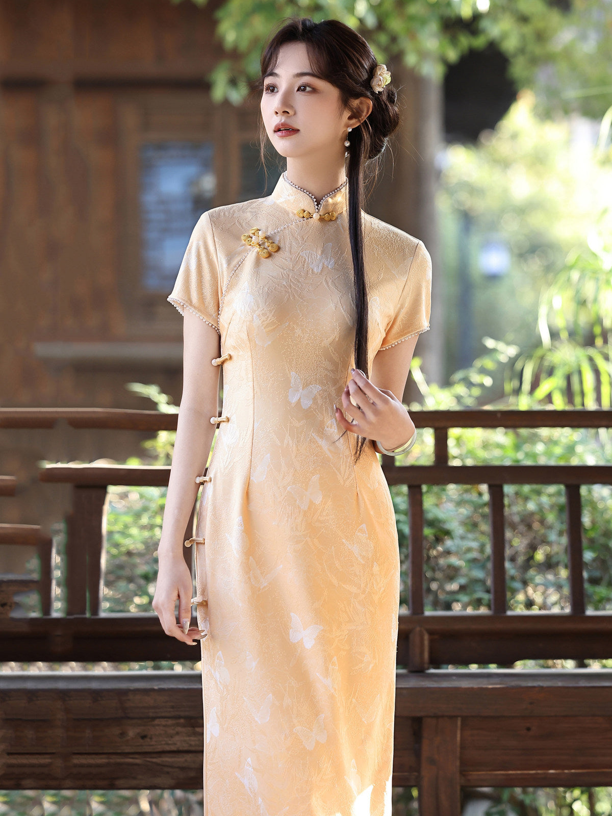 Short Sleeve Butterflies Midi Cheongsam | Soft Glow