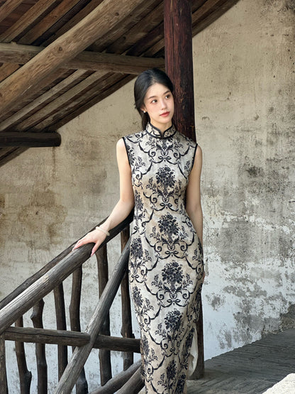 Sleeveless Satin Long Cheongsam | Chuwen