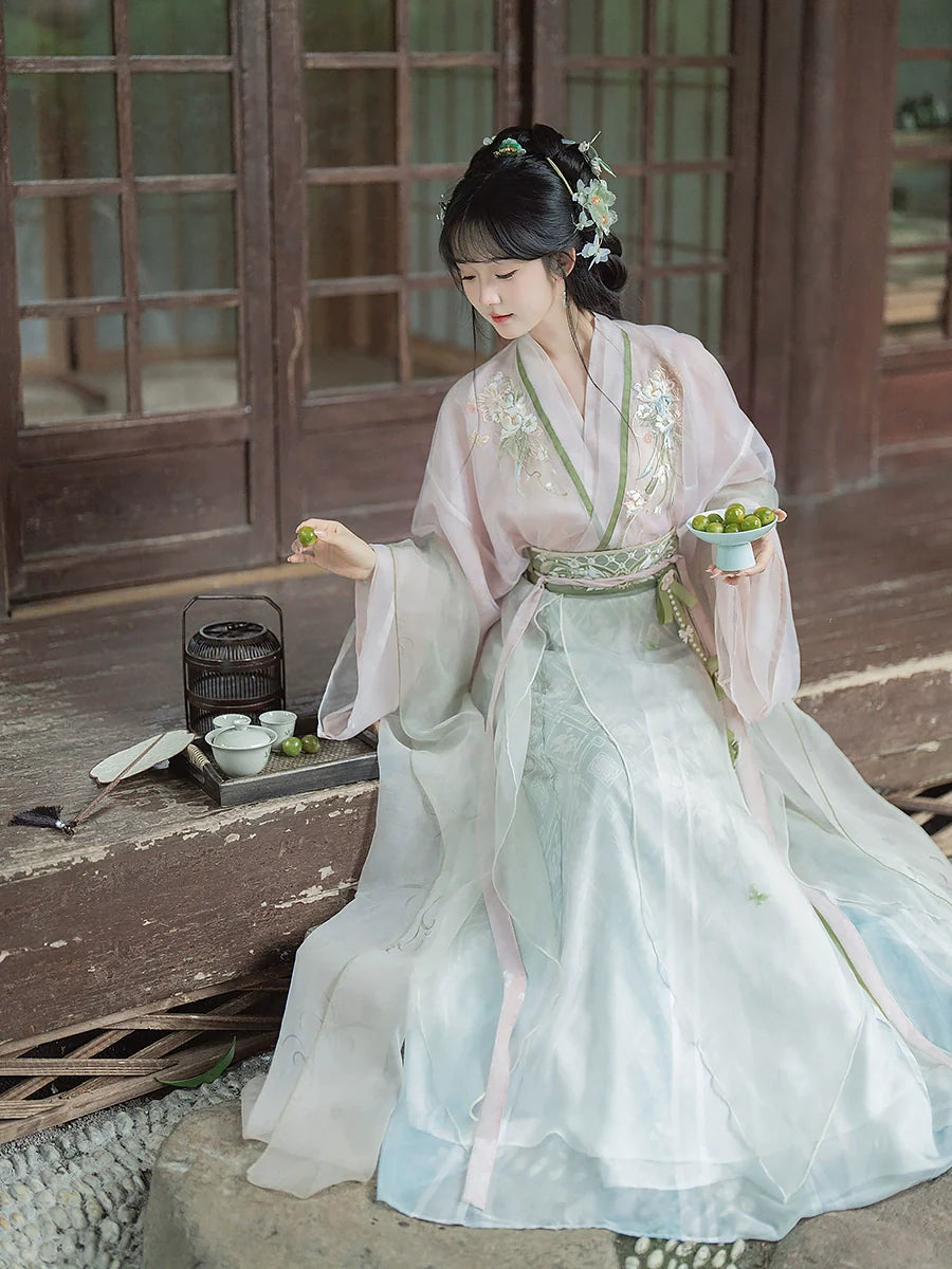 Wei Jin Dynasty Qiyao Ruqun Hanfu | Pine 绿萍