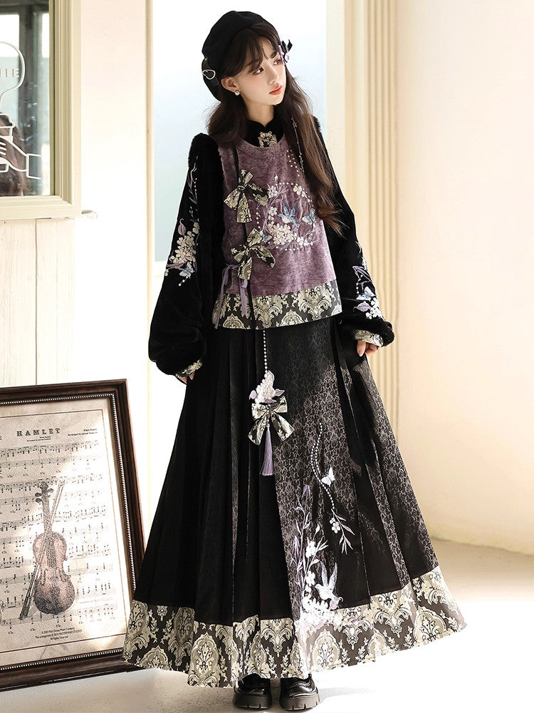 Yanhui | Modern Ming Dynasty Vest and Mamianqun Skirt Hanfu Set