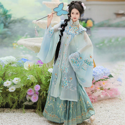 Ming Dynasty Embroidered Robe & Printed Mamian Skirt | Lanyi 兰漪