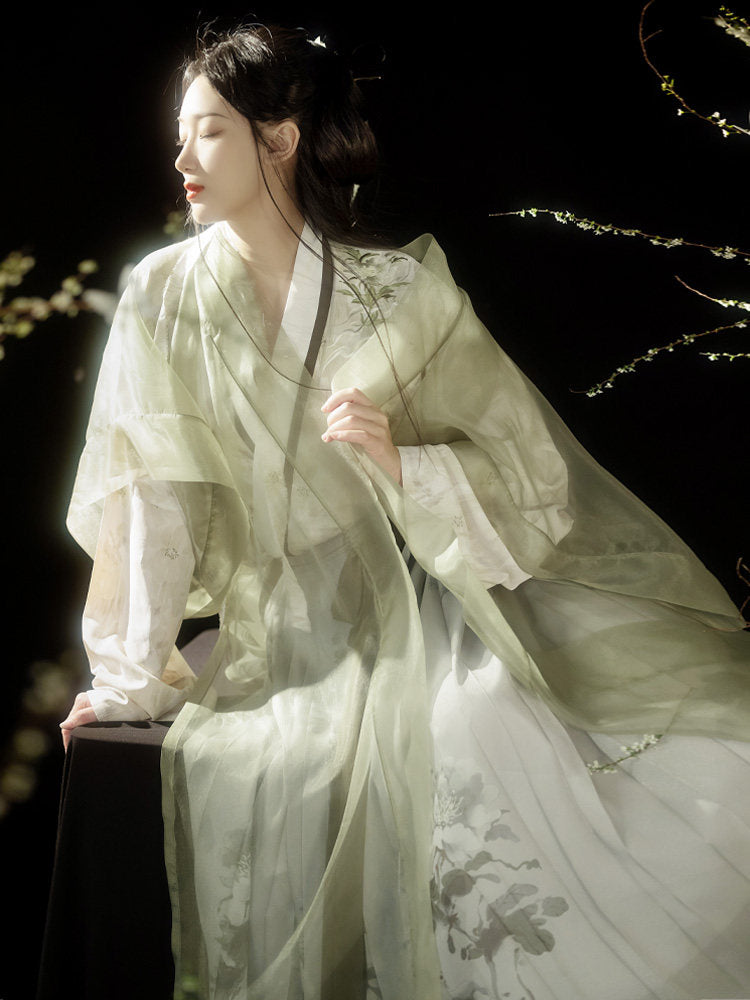 Song Dynasty Modern Hanfu Changgan Temple Beizi with Pleated Green Skirt - Bu Ruan 不染 (Preorder)