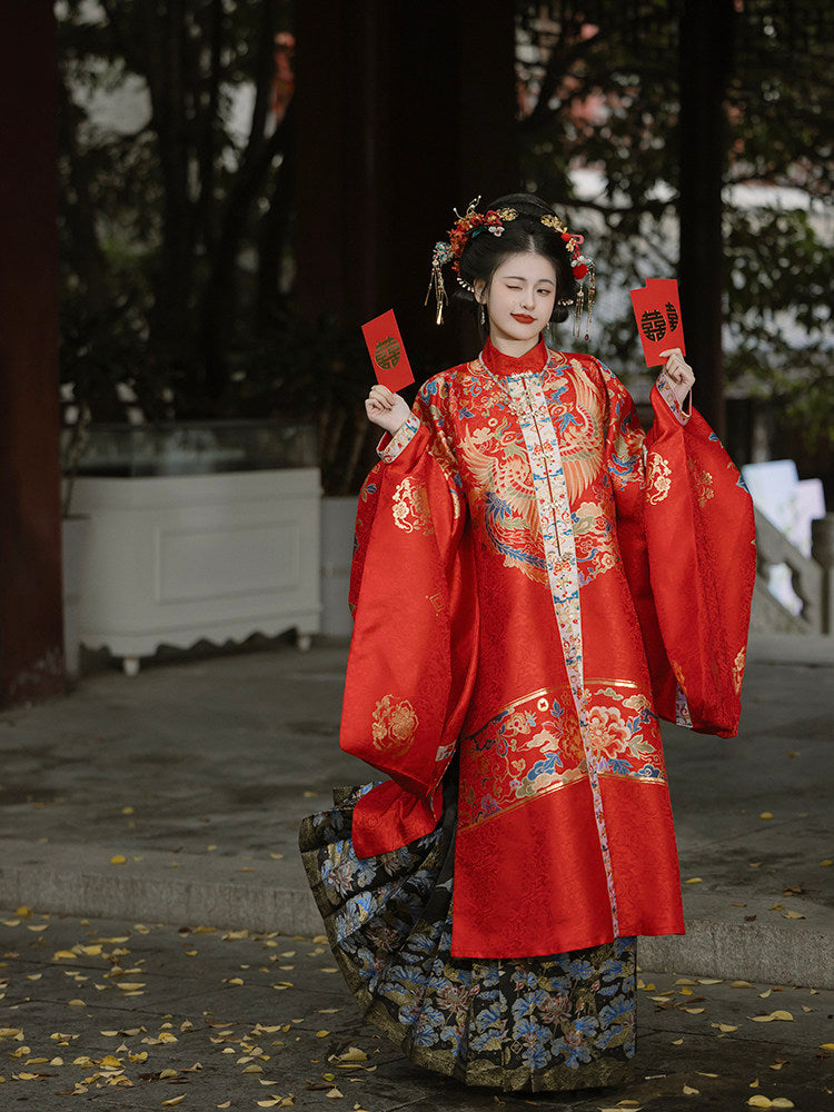 Ming Dynasty Bridal Hanfu Set with Robe & Mamian Skirt | Fengxia 凤霞