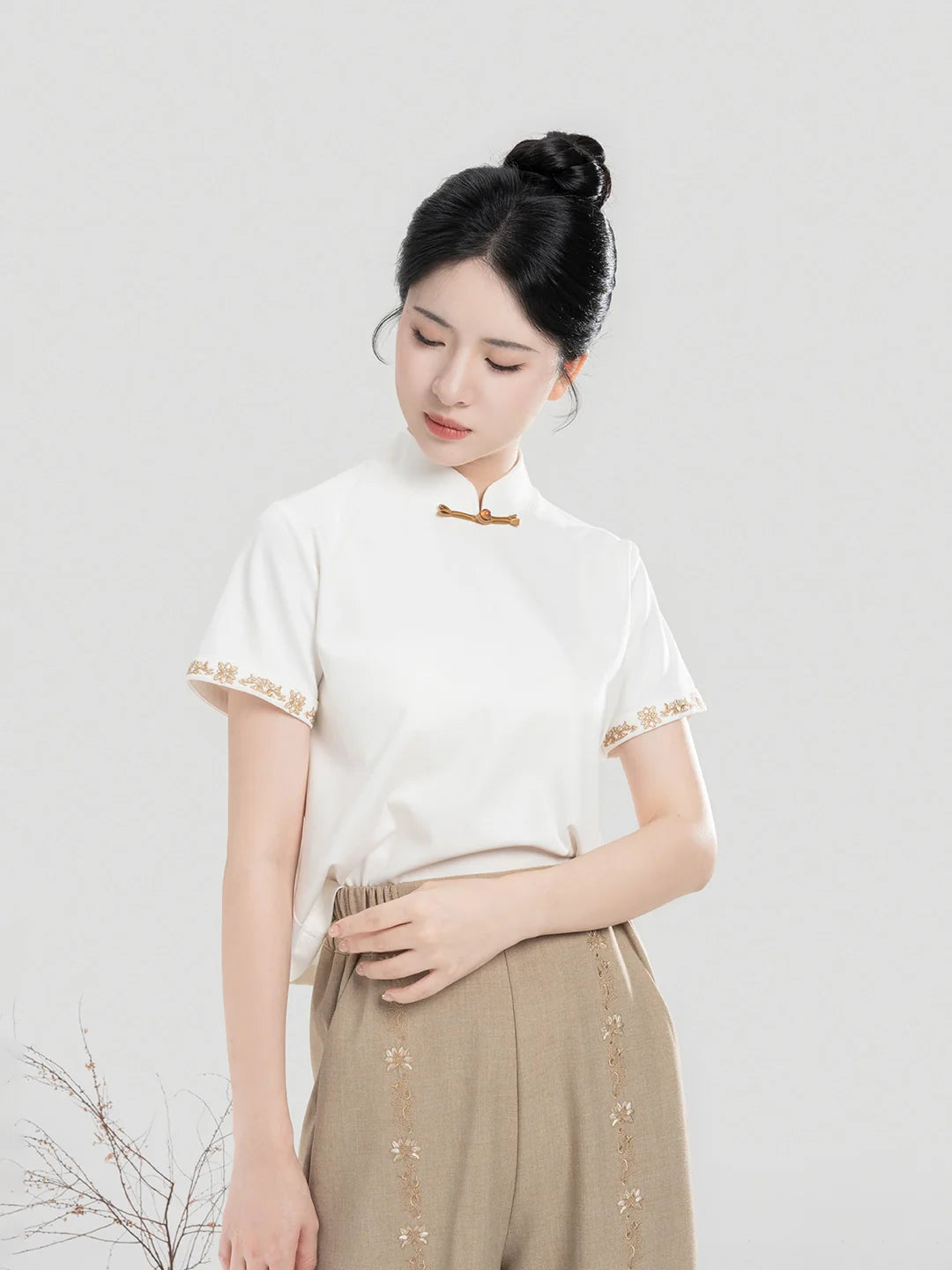 New Chinese Style Women Short Sleeve Top and Wide Leg Pants Modern Hanfu Set - Pinewood 松香木 (Preorder)