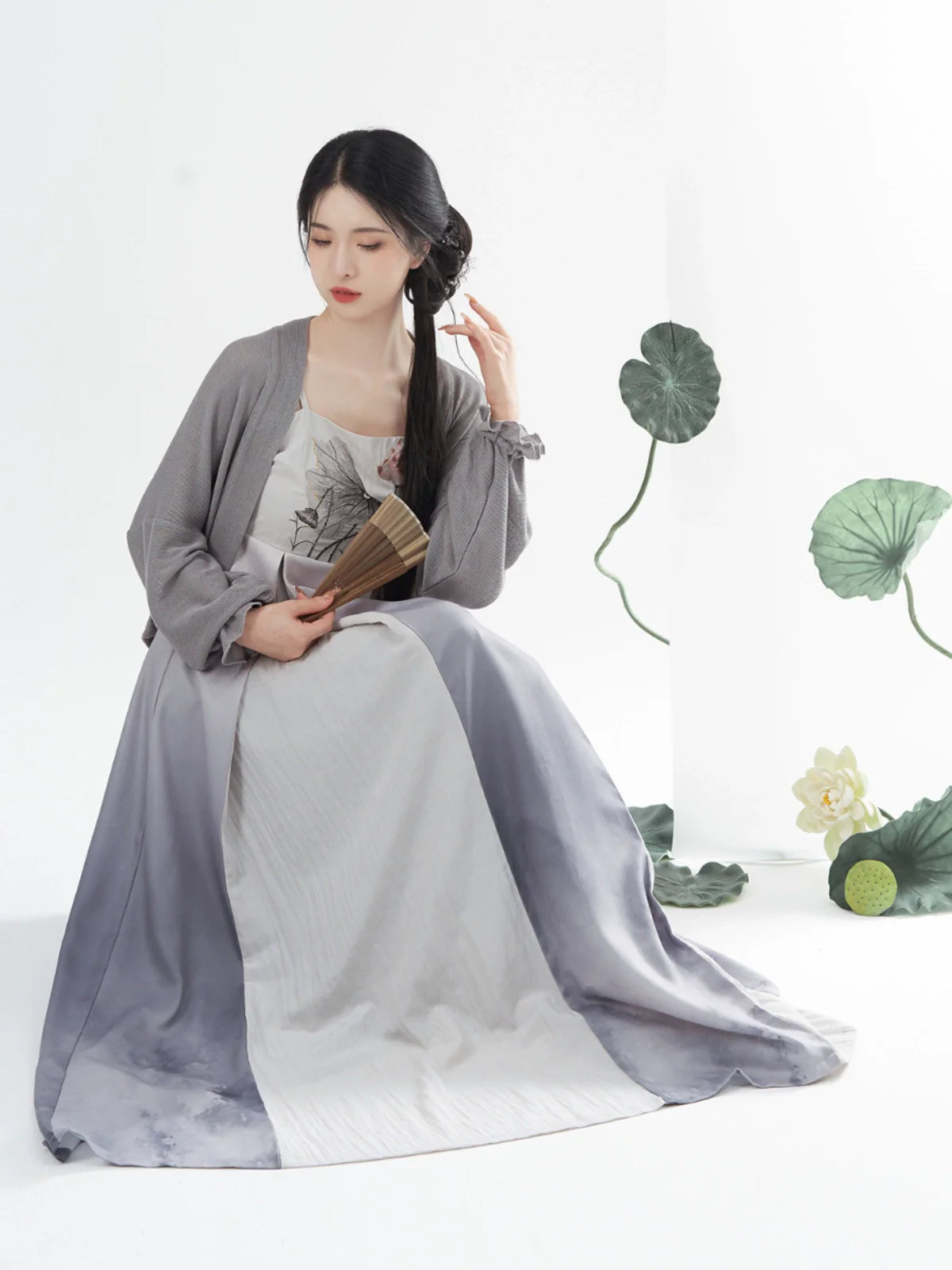 Modern Tang Dynasty Hanfu Slip Dress Set - Wuhefeng 芜荷风 (Preorder)