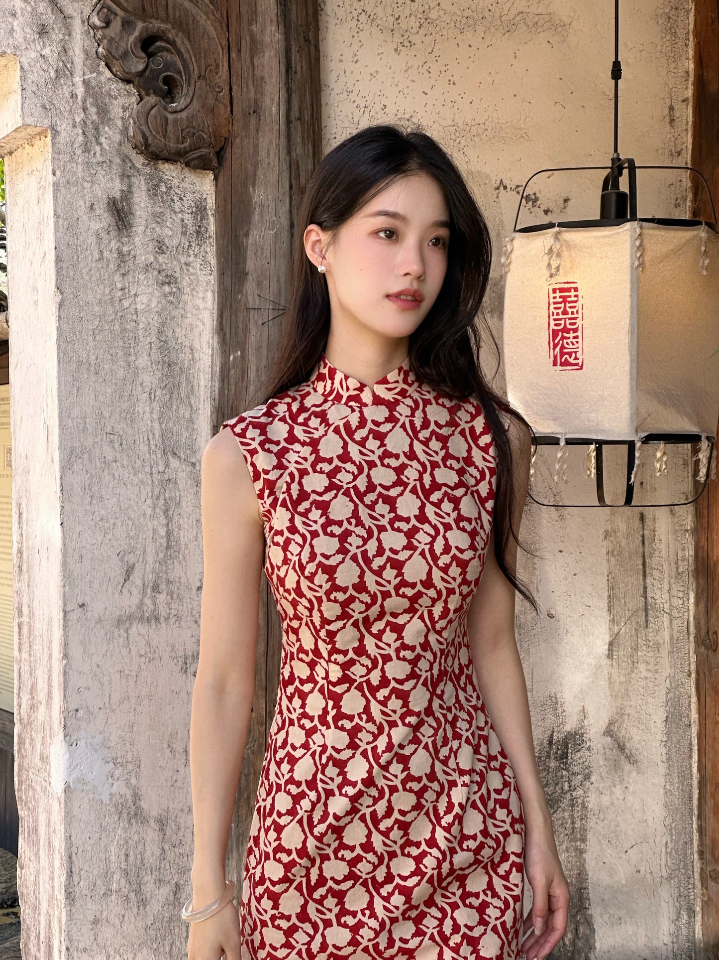 Sleeveless Retro Patterned Long Cheongsam | Autumn Lyrics