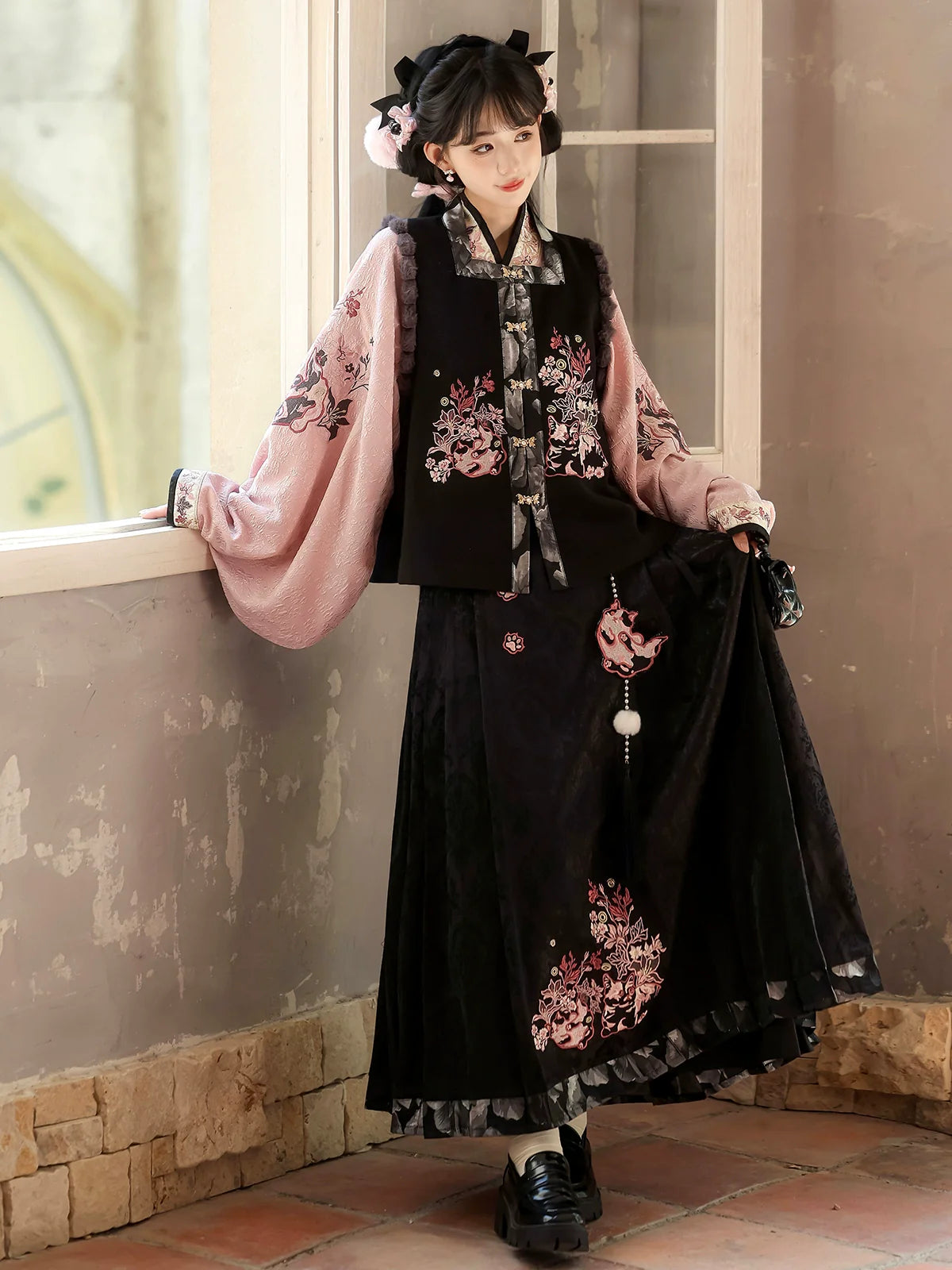 Painted Grace 粉墨千金 - Modern Hanfu Set with Cross-Collar Top, Vest, and Mamian Skirt, Daily New Chinese Style Outfit (Preorder)