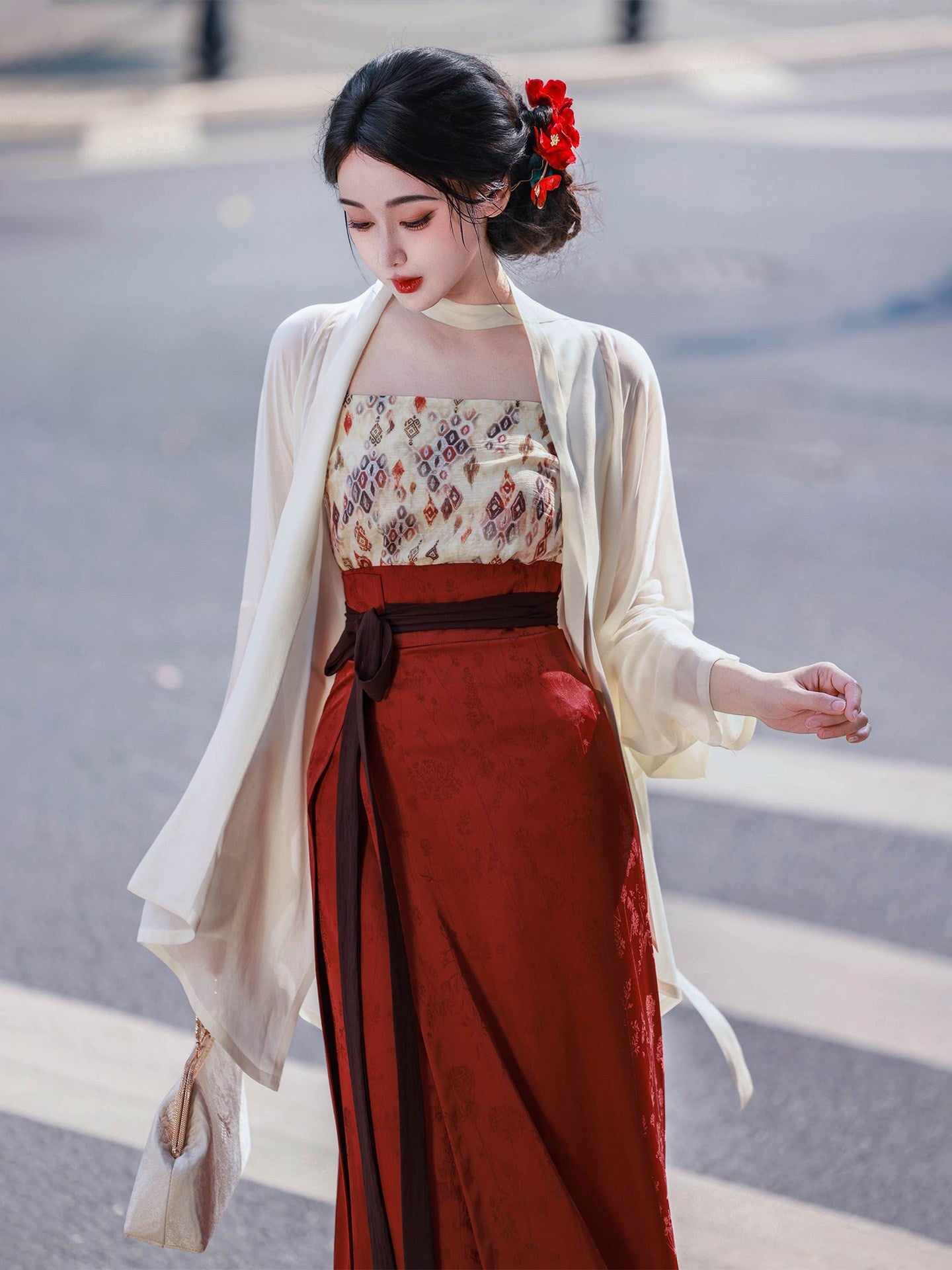 Song Dynasty Modern Hanfu Winged Sleeve Top and Spiral Skirt - Jade Beauty 玉颜 (Preorder)