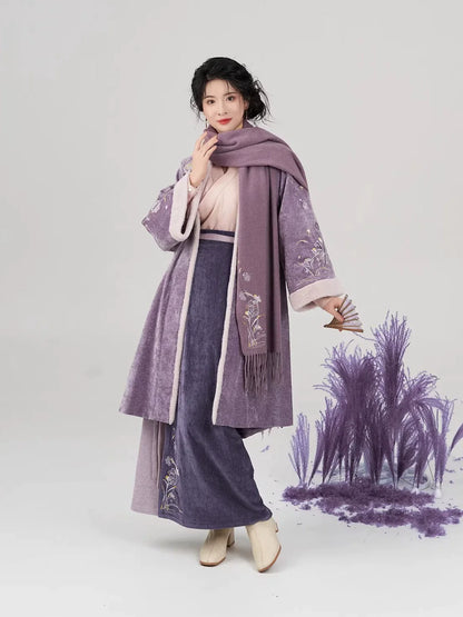 Song Dynasty Modern Hanfu Set with Long Sleeve Top and Spiral Skirt - Canglan Swallow 苍兰燕子 (Preorder)