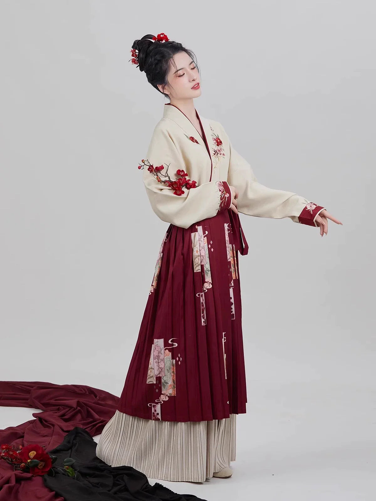 Song Dynasty Modern Hanfu for Chinese New Year Festivals - Four Seasons Flowers 四季花牌 (Preorder)