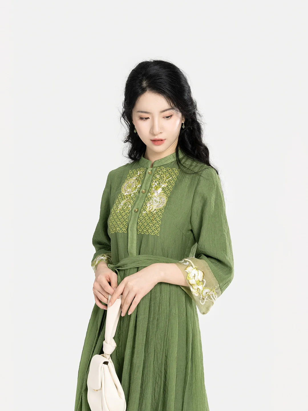 New Chinese Style Women Tencel Pleated Dress with Traditional Patch Motifs - Yu Fanghua 翠玉芳华 (Preorder)
