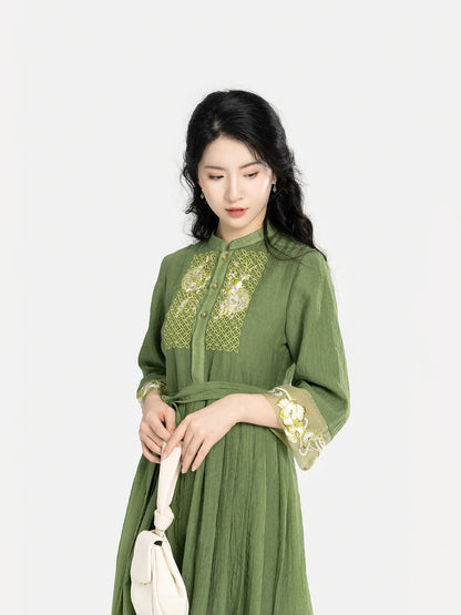 New Chinese Style Women Tencel Pleated Dress with Traditional Patch Motifs - Yu Fanghua 翠玉芳华 (Preorder)