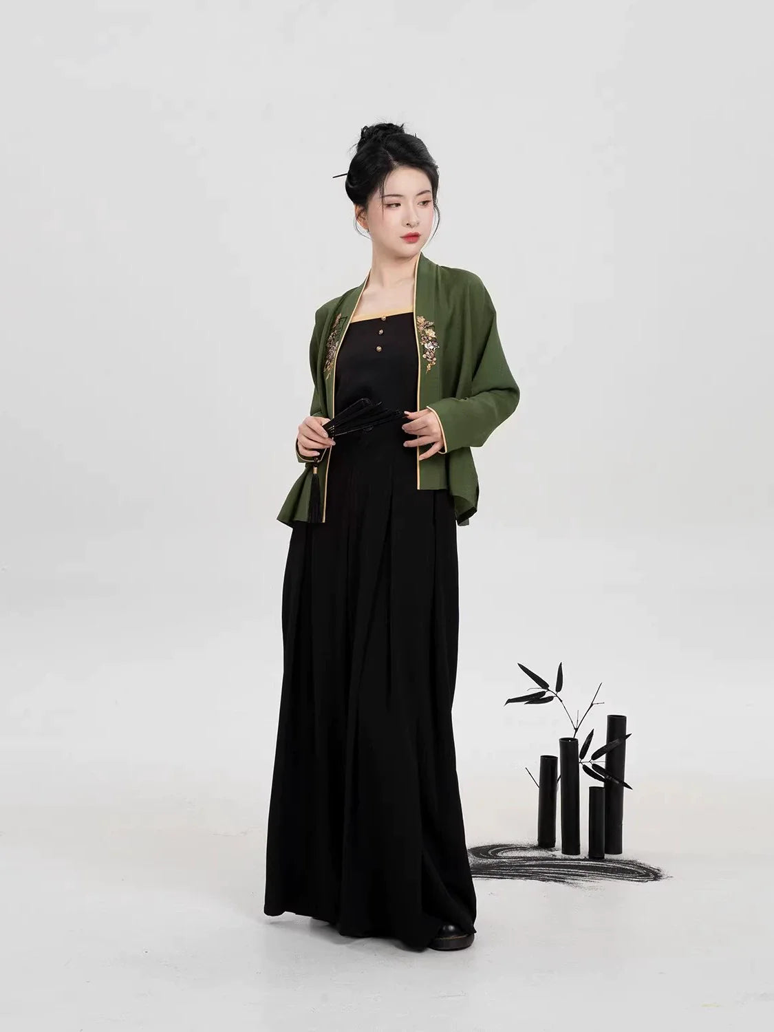 Song Dynasty Modern Hanfu Set with Winged Sleeve Top and Wide Leg Pants - Bookmark Butterfly 书签蝴蝶 (Preorder)