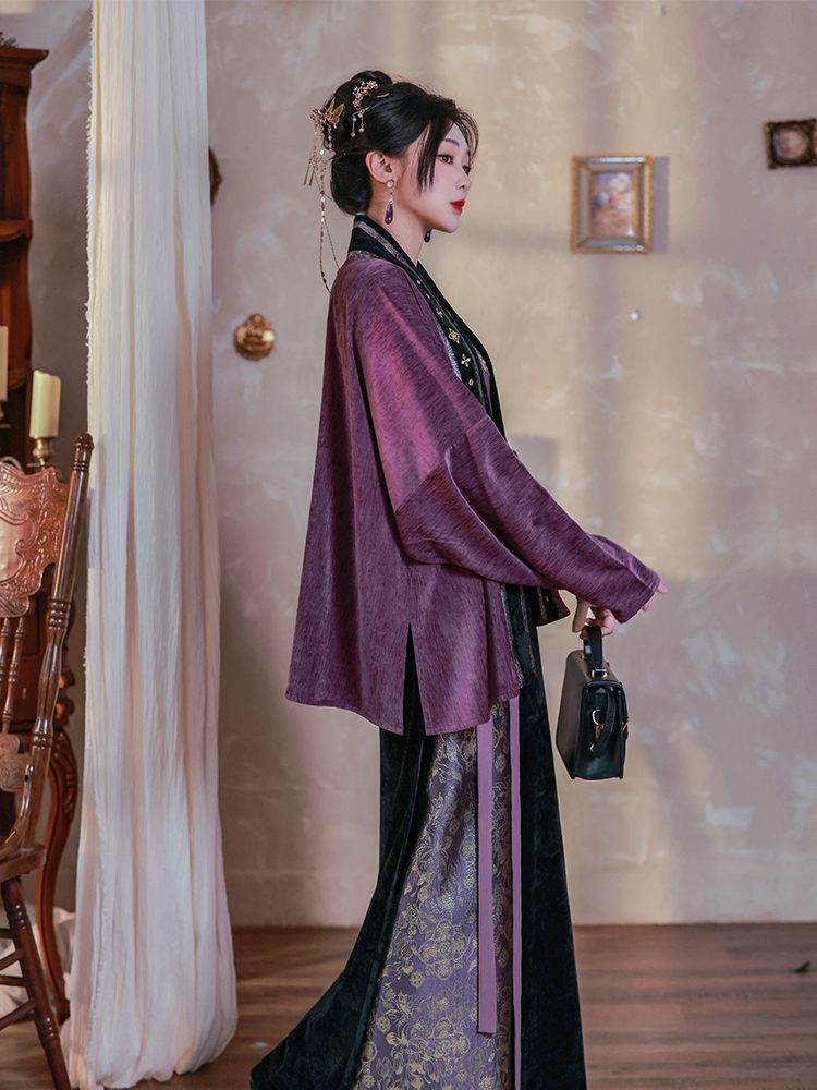 Song Dynasty Modern Hanfu Winged Sleeve Top and Spiral Skirt - Twilight Purple 暮山紫 (Preorder)